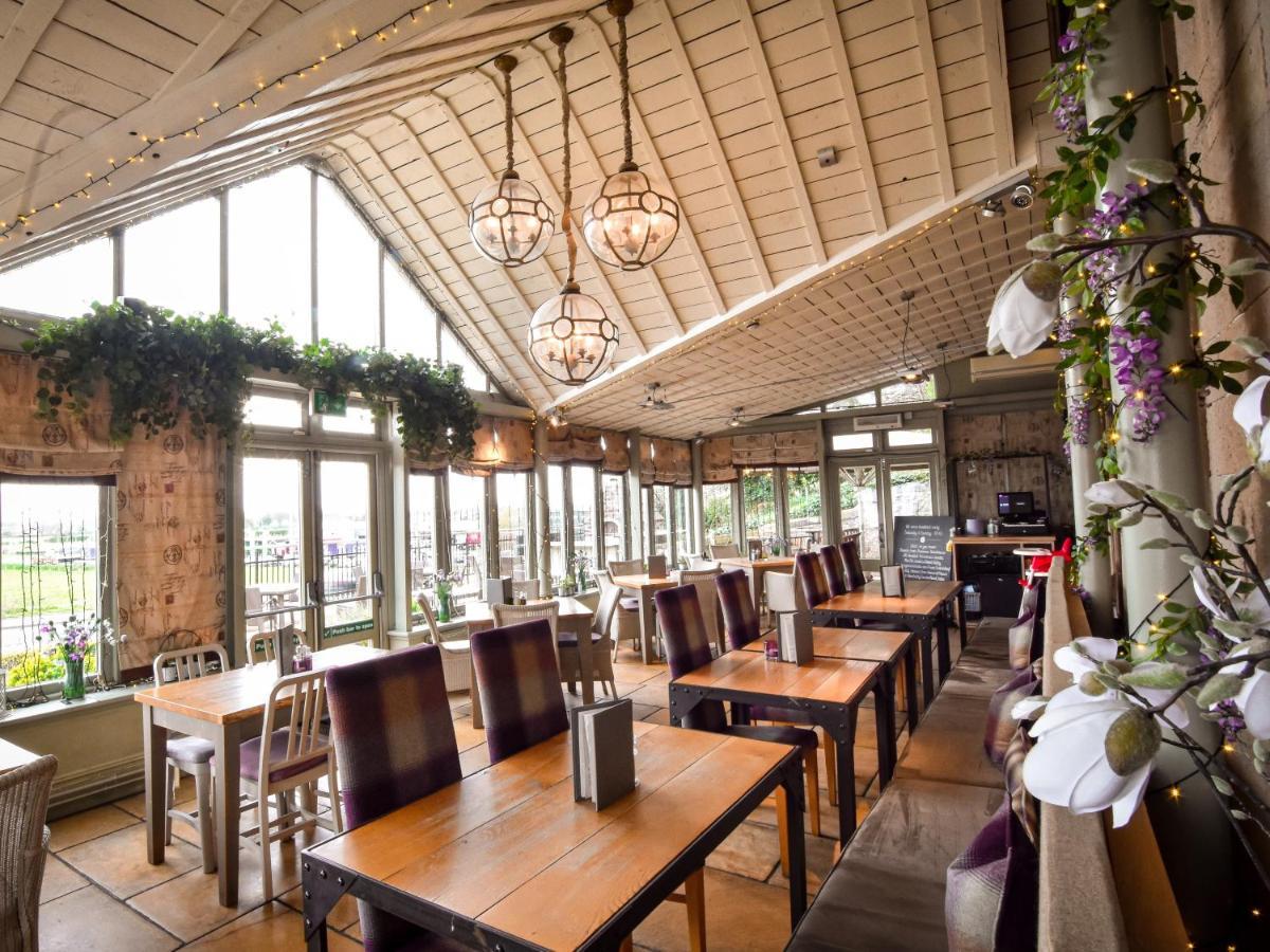 The Meadowpark Bar, Kitchen & Rooms Στέρλινγκ Εξωτερικό φωτογραφία